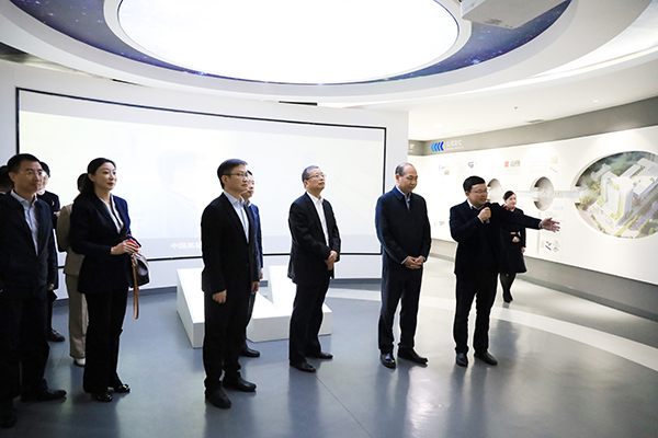 全國(guó)工商聯(lián)副主席邱小平、中信銀行常務(wù)副行長(zhǎng)劉成一行蒞臨星云股份調(diào)研